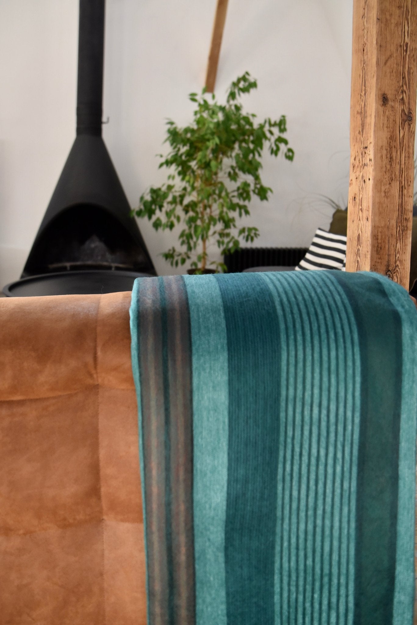 Emerald Forest Green Alpaca Wool Blanket Laipaca Photo